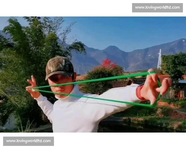 极限弹弓竞技大赛精彩瞬间 专业选手精准射击挑战极限